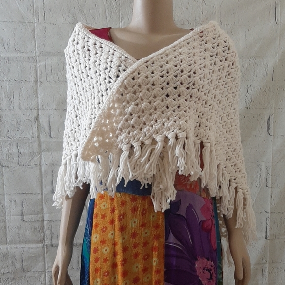 Vintage Accessories - Vintage Boho Chic Hand-Knitted Wrap